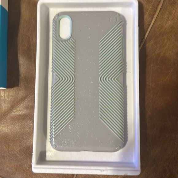 Speck candyshell grip iPhone XS Max case - Picture 4 of 4